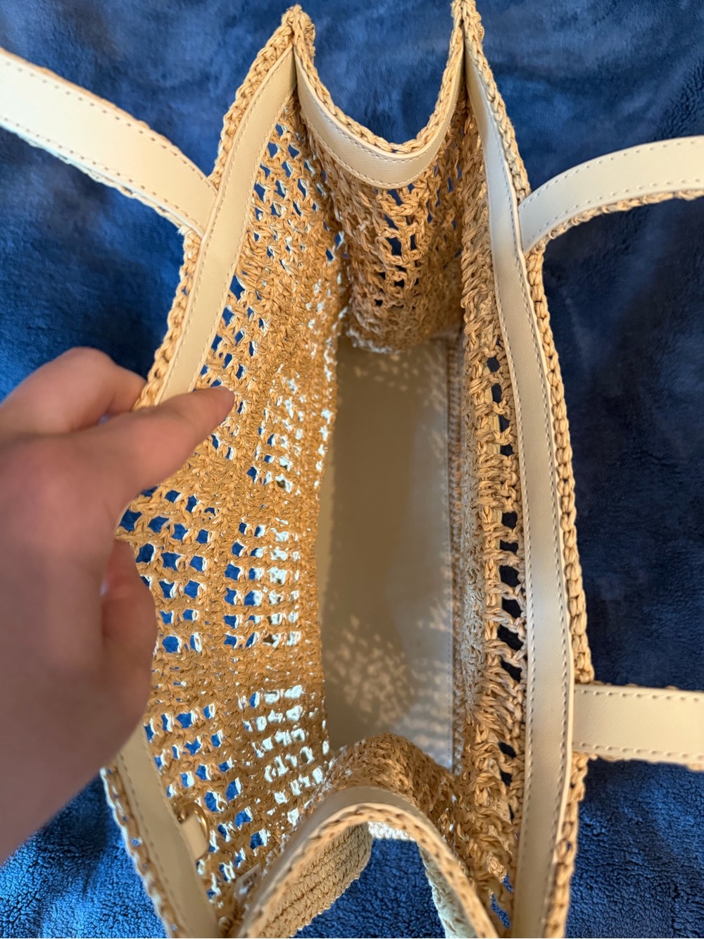 Tory Burch Beige Woven Straw Tote with Logo Medallion - Picture 4 of 4